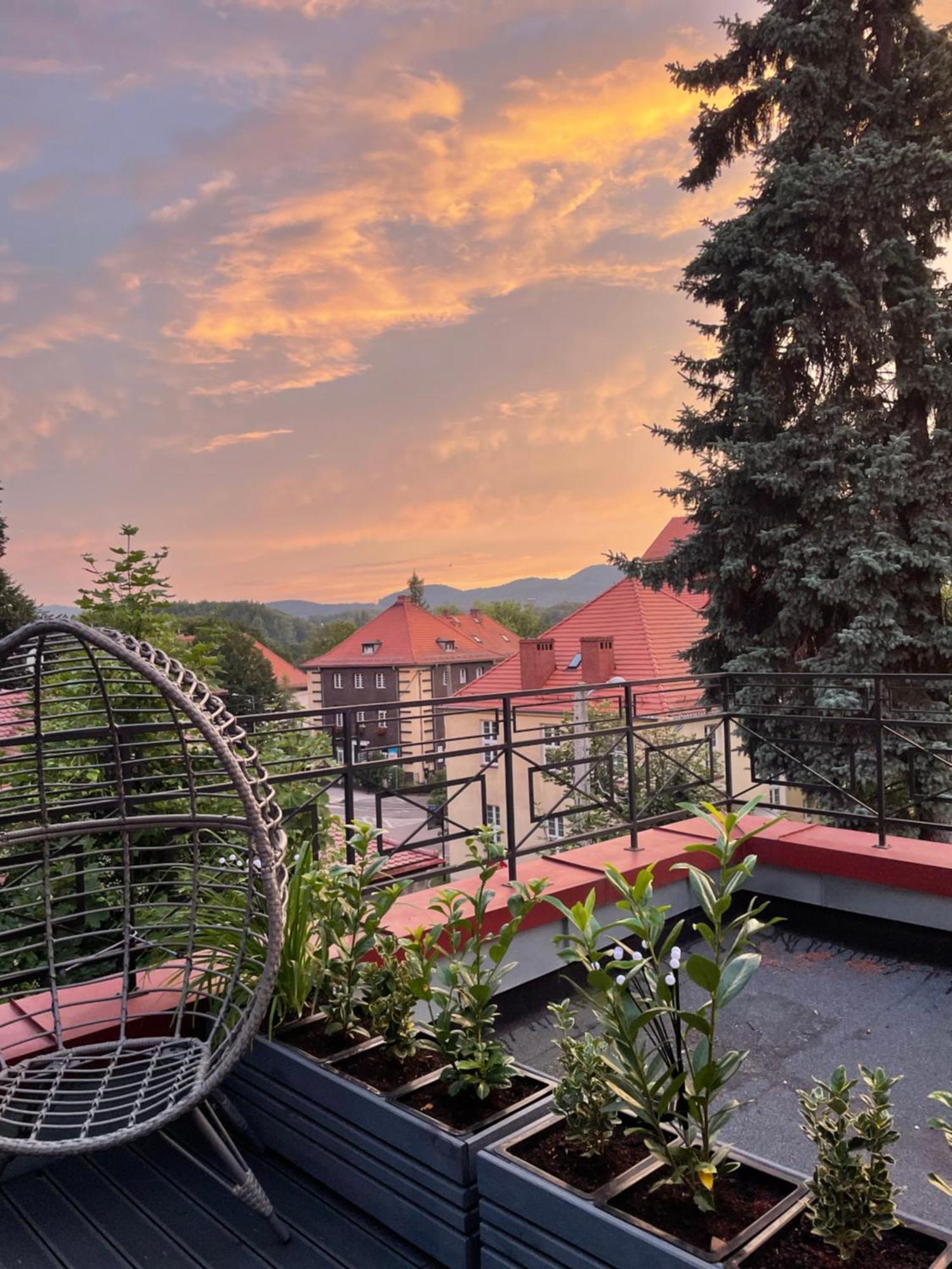 Szmaragdowa Sowa Apartment วาลบ์จิก ภายนอก รูปภาพ